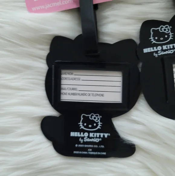New Hello Kitty Travel Accessory Set - Picture 3 of 6